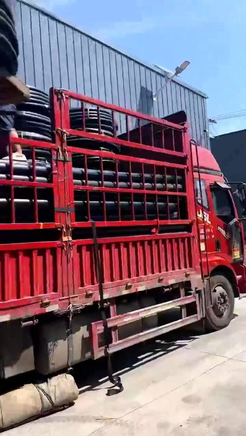 華礦集團(tuán)一車(chē)穿線管發(fā)往新疆